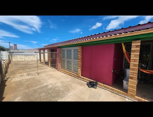 BUSINESS FOR SALE IN JEFFREYS BAY CENTRAL